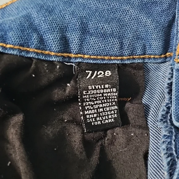 Bundle Of 3 Jean Shorts (2)Celebrity Pink (1)Arizona Women's 7 Good PreOwned - Picture 12 of 12